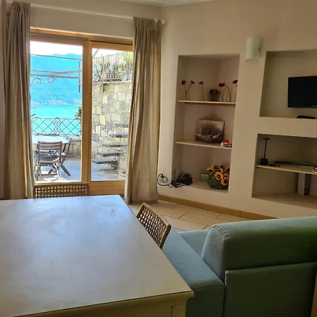 Giglio Comer Lägenhet